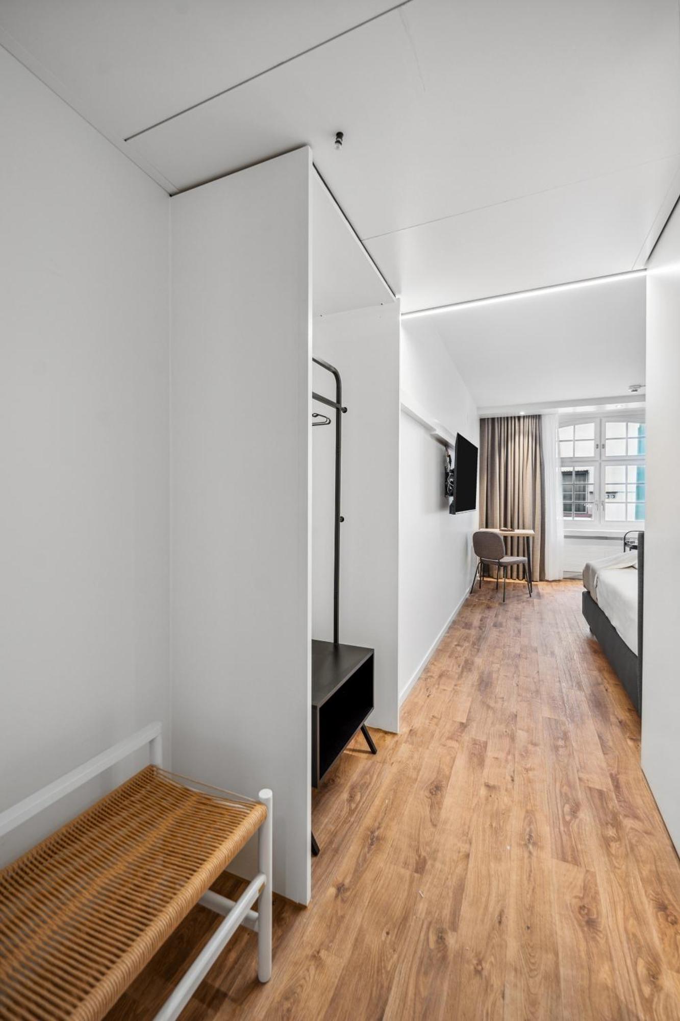 Limehome Basel Muenzgasse Rum bild